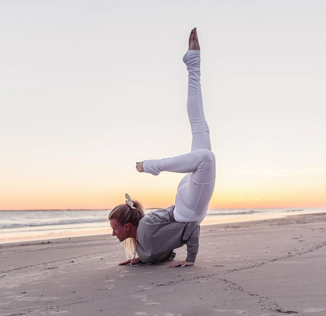 王智最新健身照:好一枚阳光运动女孩,好身材令人羡慕