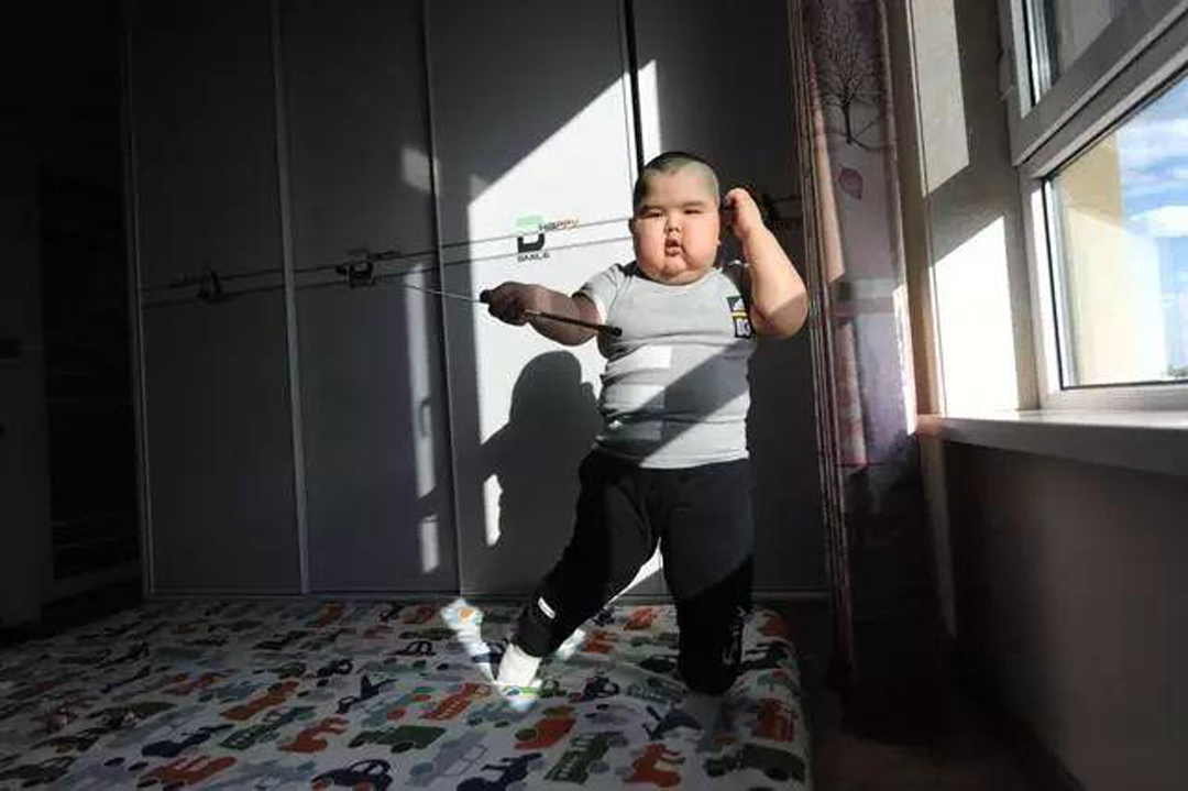 吉林5岁励志网红,为他父母卖掉房子,每月7千元开支只为救命