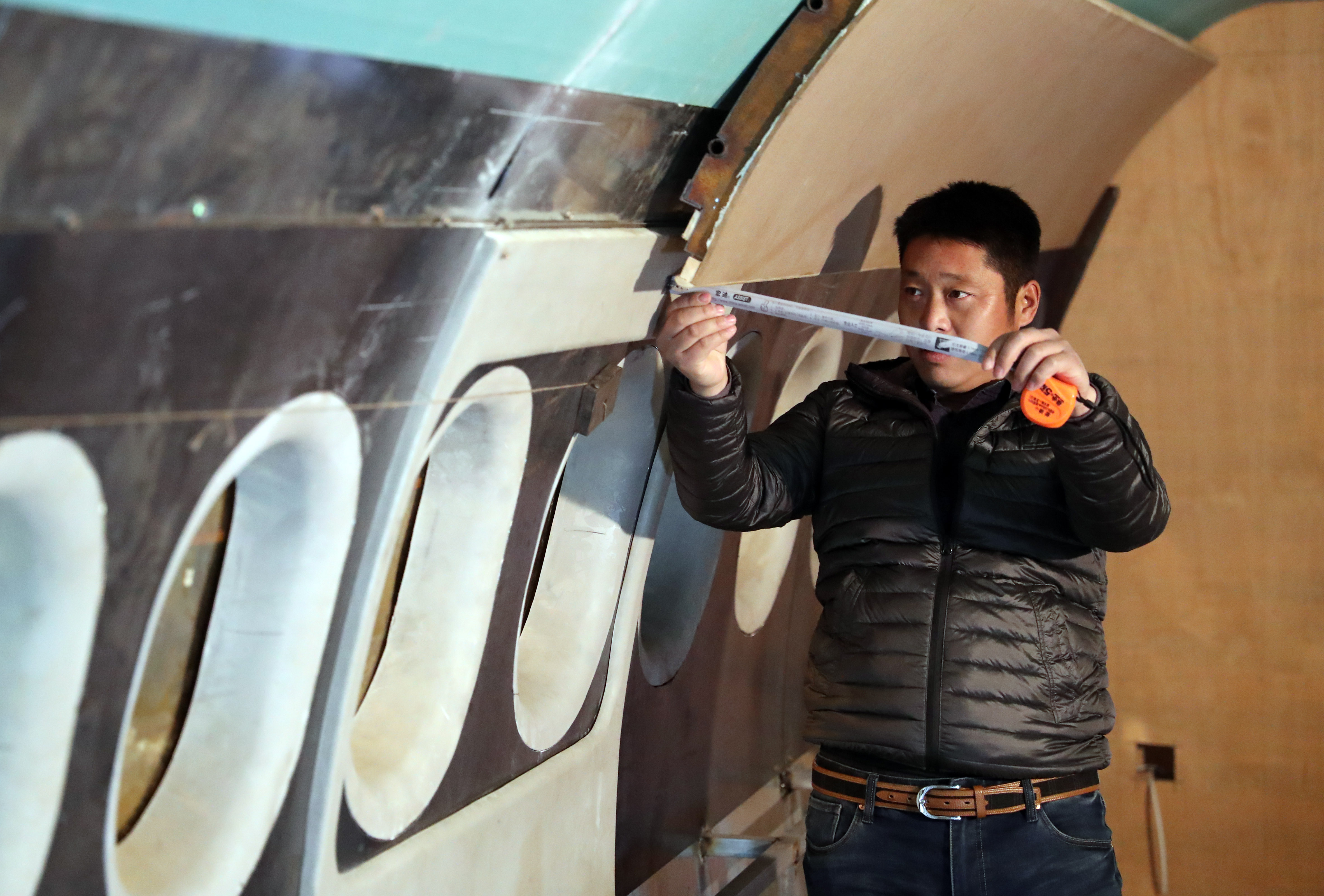 手工造"飞机" 只为圆梦想(3)