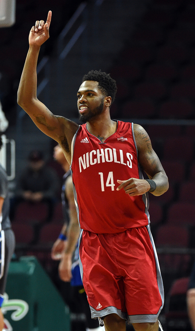 nba名记报道,预计小凯文波特不会参加火箭队的训练营,休斯顿火箭队