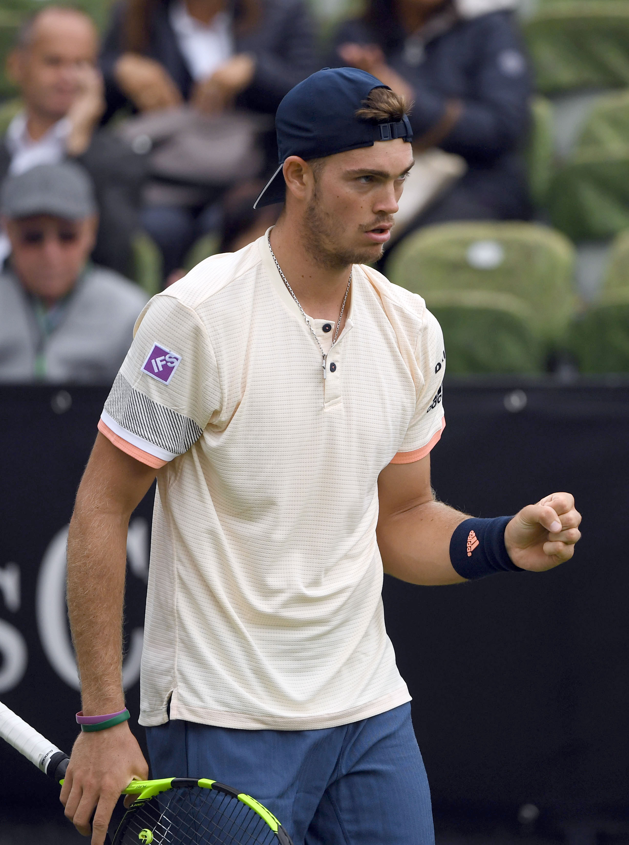 网球——梅赛德斯杯:梅尔特晋级(6)