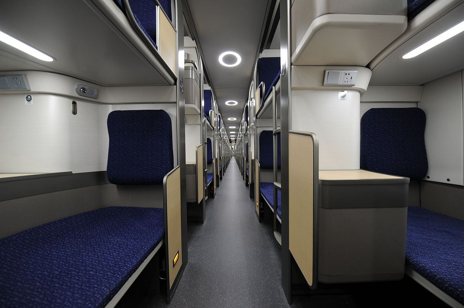 k53次列车的便利安排使其成为许多旅行者和出差人员