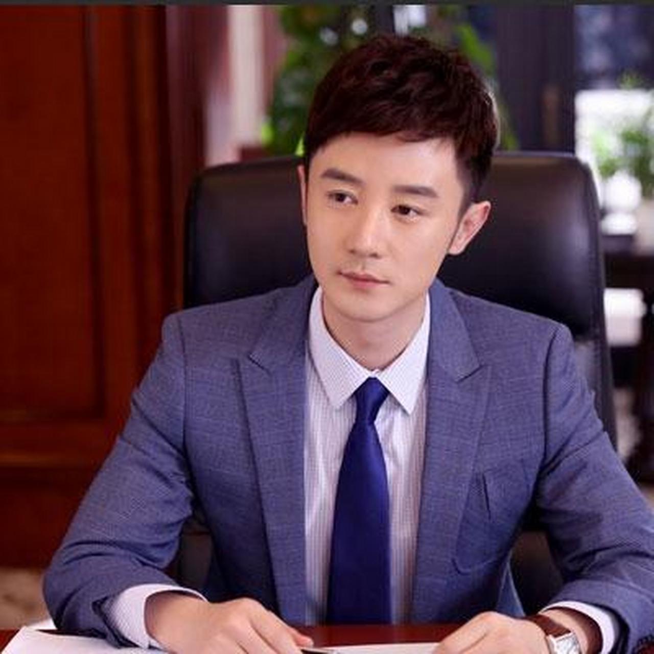 【张倬闻】:演员;  身高:180cm;双鱼座 ;  毕业院校:中央戏剧学院