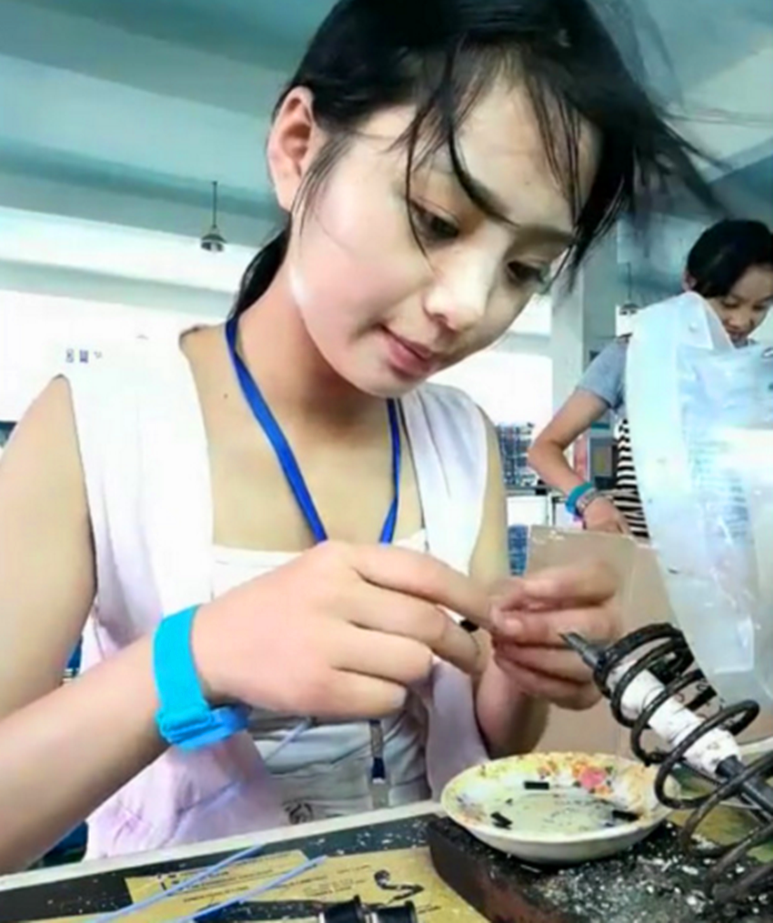 实拍东莞打工妹宿舍里的这些 网友:看的我老脸一红