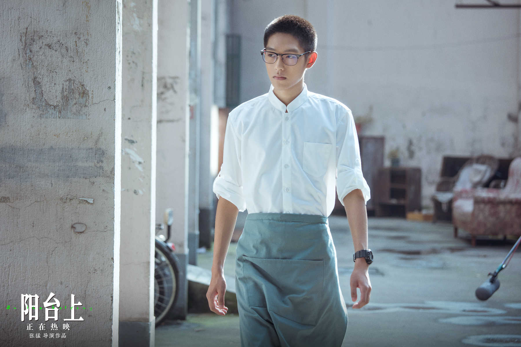 电影《阳台上》的主角张英雄到底有多恶心?