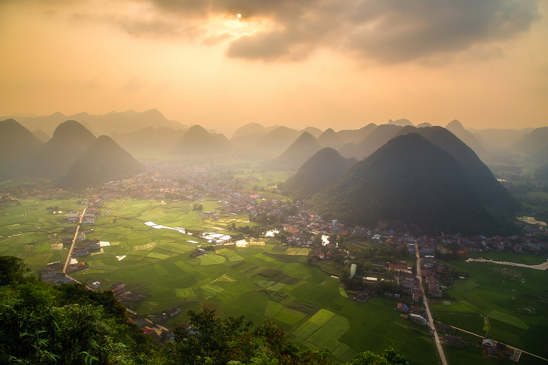 更有鞍玛湖的醉人水景等你来赏![原文:文山丘北旅游景点有哪些]