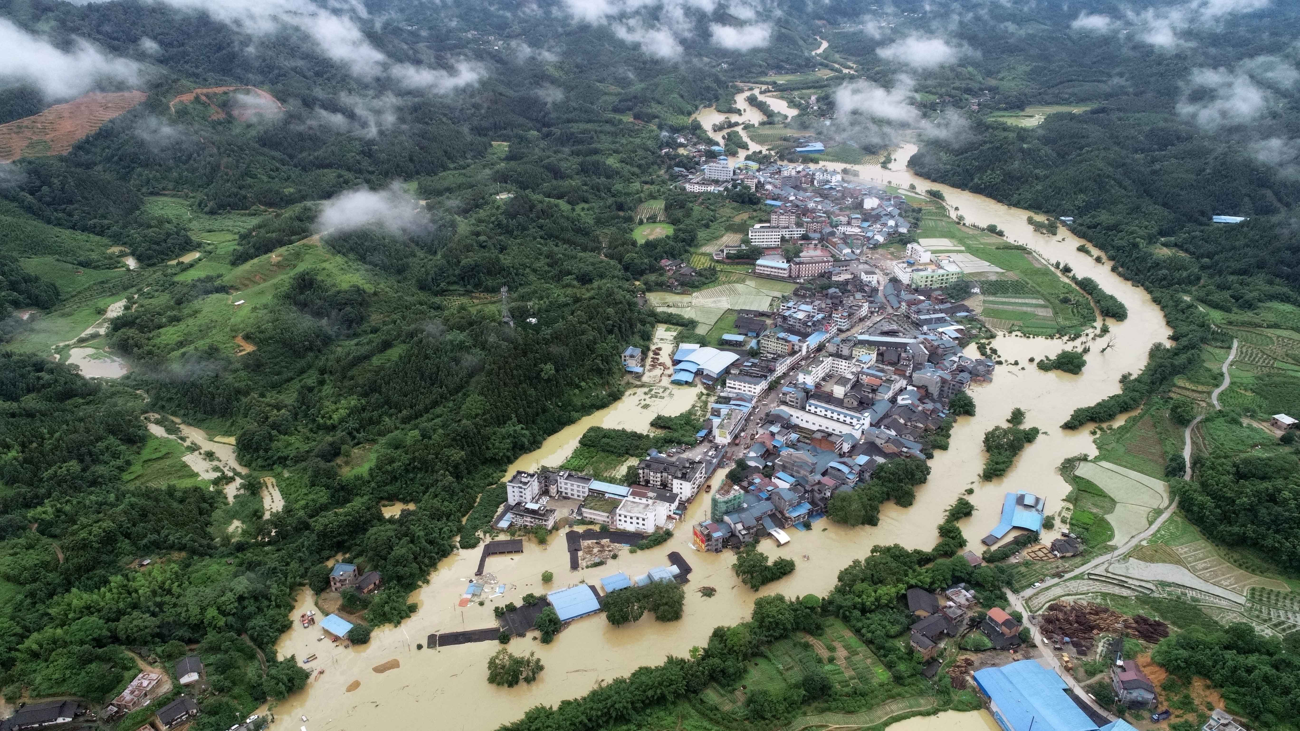年6月9日    广西遭遇强降雨 启动重大气象灾害(暴雨)Ⅱ级应急响应