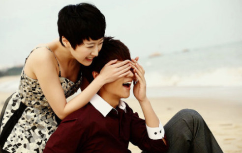 时隔5年,慕容云朵和叶烁再次互动,只说一个字却感动哭网友?