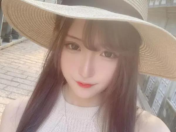斗鱼嘉年华腐团儿登场,短裤秀大长腿,这身高真是完美到没谁了!