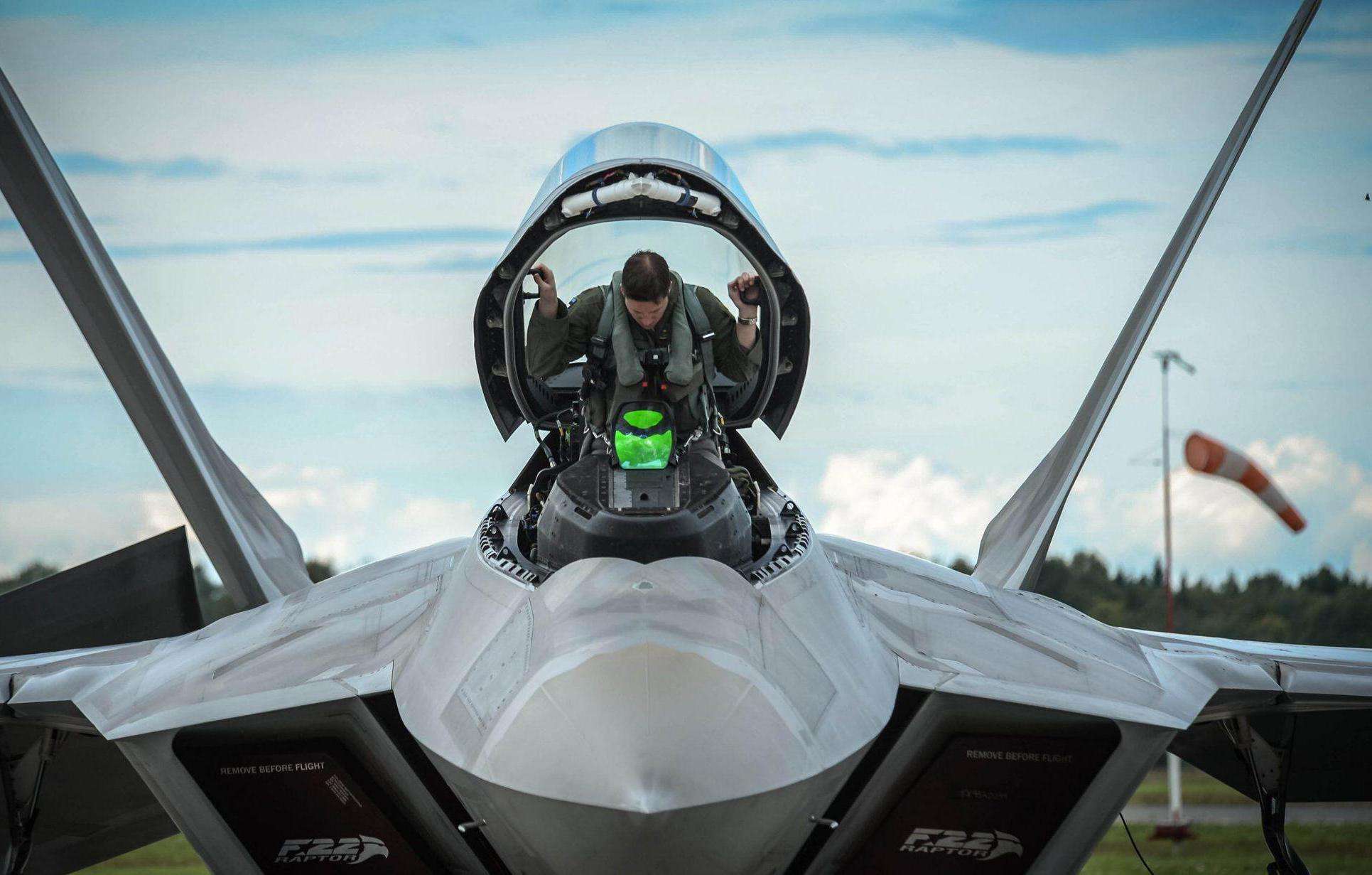 战机"黄金座舱"关键制材,全球仅1.6万吨:中国储量世界榜首