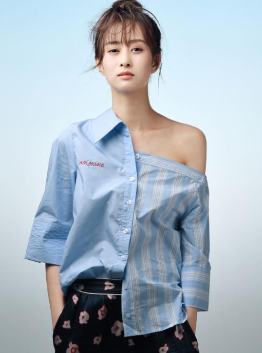 在古装电视剧《知否知否,应是绿肥红瘦》中饰演盛明兰的贴身侍女,丹橘