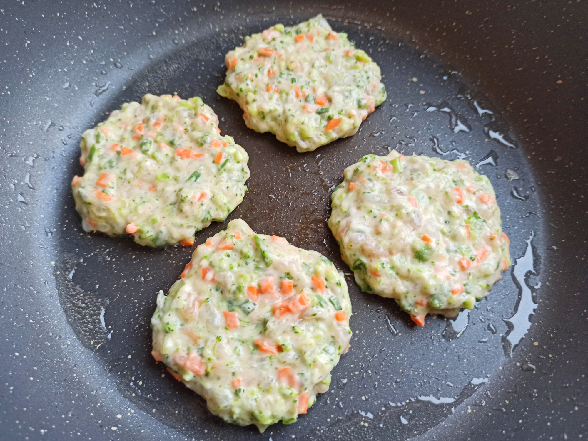 多給孩子吃這蔬菜餅,增強免疫力,秋冬少生病,鮮嫩美味又解饞