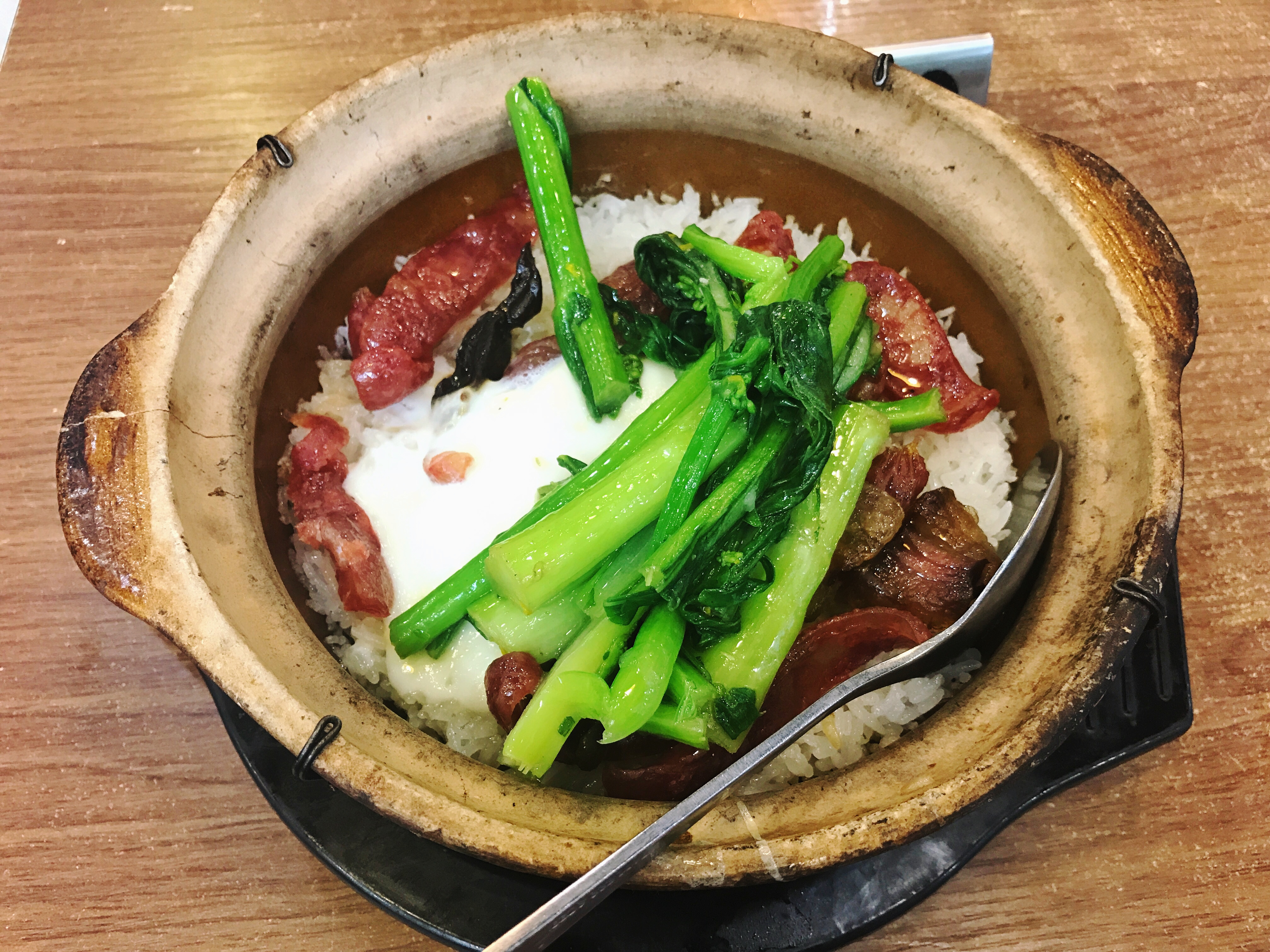 天凉吃什么?当然是煲仔饭暖身 广州煲仔饭哪家最好吃?