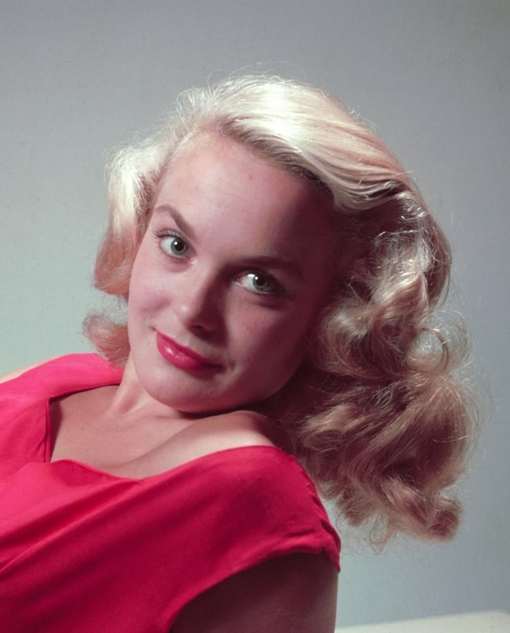 雪莉·伊顿|007邦德第3集《金手指》邦女郎