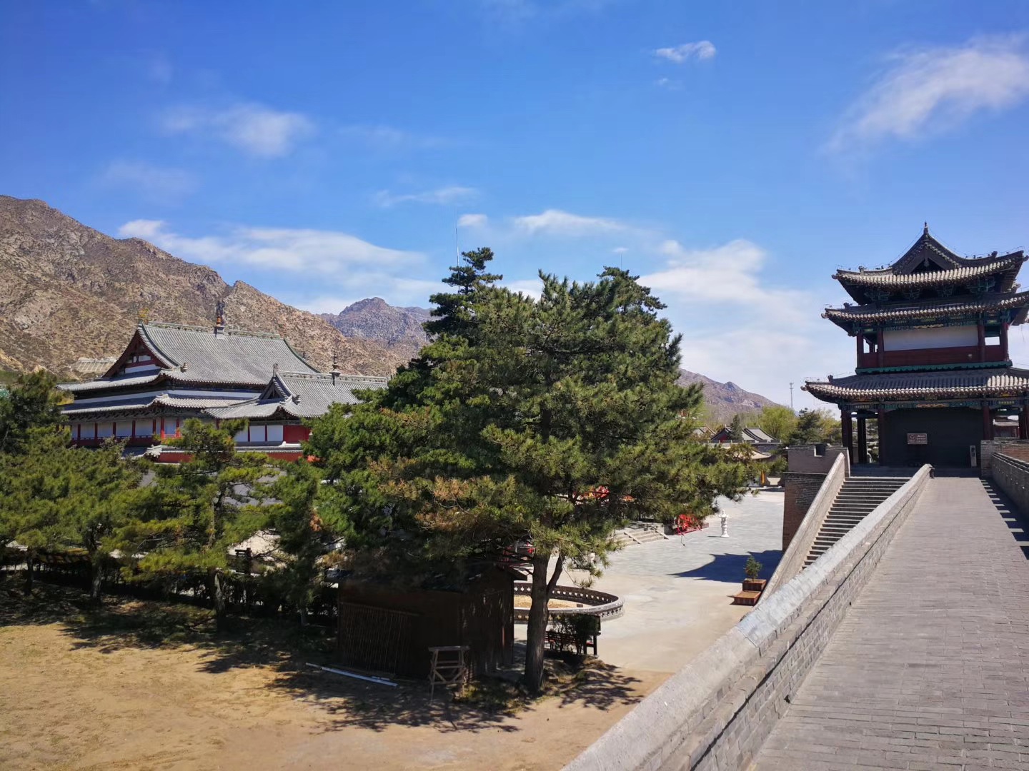 土默特右旗美岱召景象