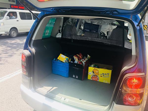 上海出租车试点卖零食 司机:月收入增2成 担心纠纷