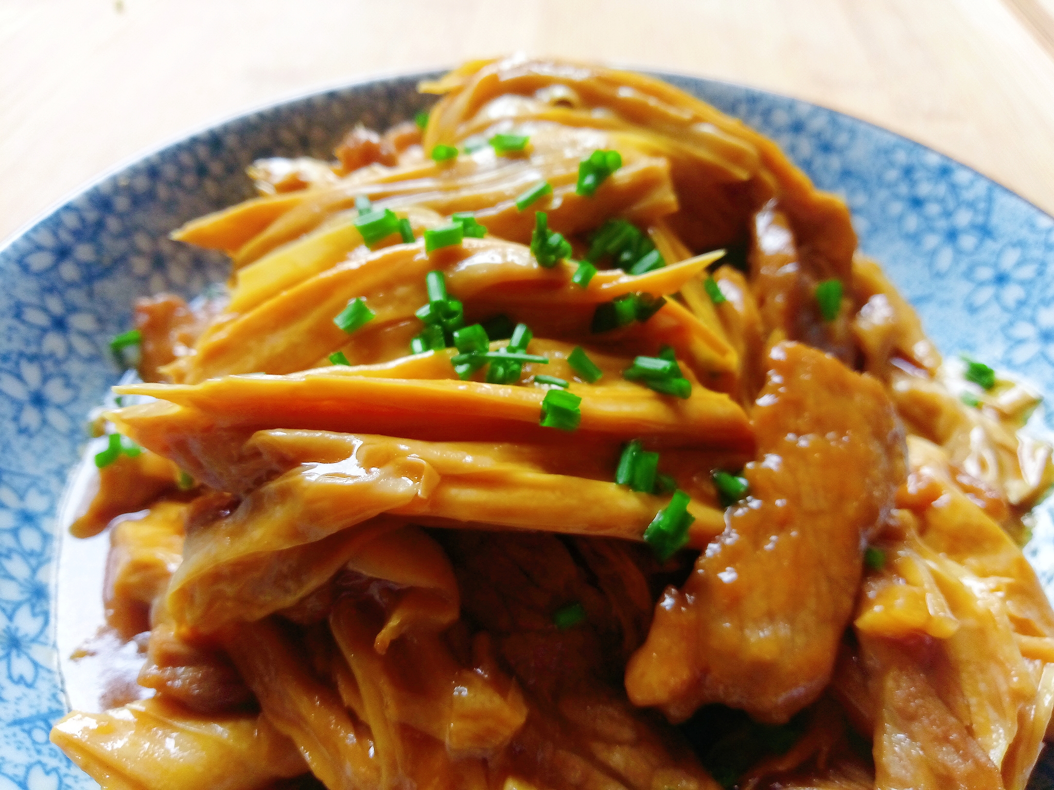 腐竹炒肉片这样做才好吃,鲜香q弹,简单易做超下饭