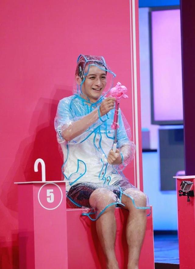 杜海涛生日后,快乐家族又传"喜讯",吴昕:人生洒脱自在