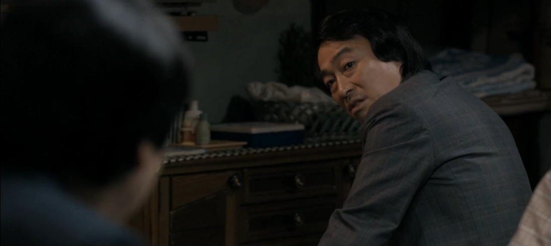 电影解说:韩国评分最高的电影,这是一个鸡蛋碰石头的故事