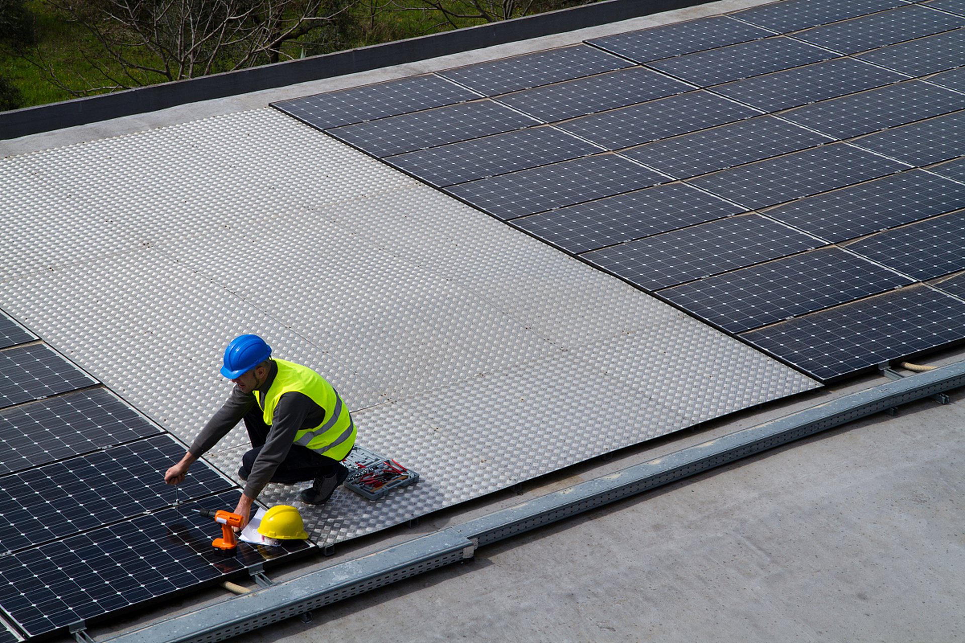 屋面挤塑板施工是一种常用的建筑隔热材料,其施工方法简单,效果显著.