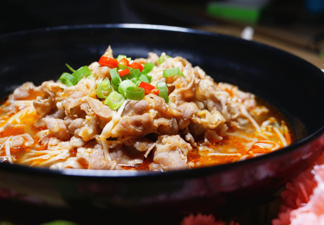 就这样等到水烧开,水开之后转成小火烧2分钟左右