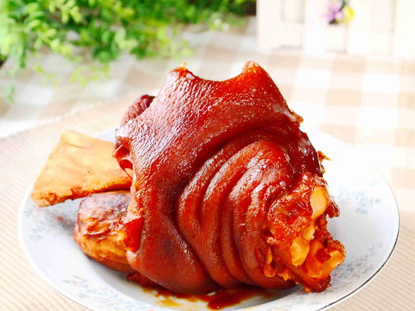 蒸红薯,啤酒鸡,卤蹄髈,这些味道浓郁的美食,让人难忘!