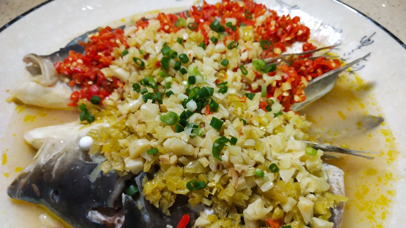 双椒鱼头,味道鲜美,从来没有吃过这么辣的美食