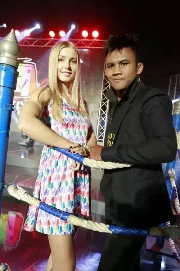 播求与这两个女人的关系是个谜 难道出家是为了她们?