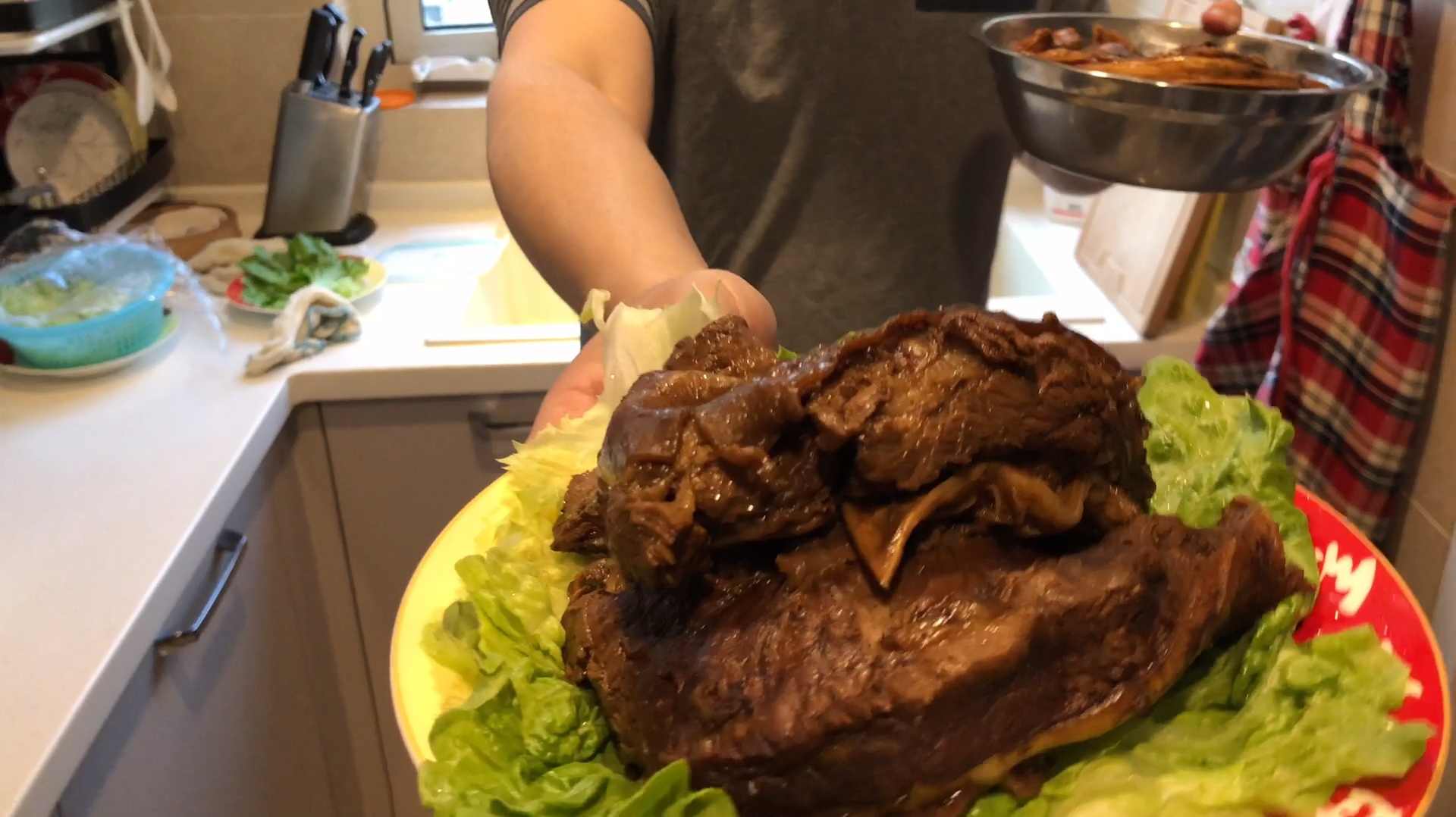 杭州森爸晚上一道驴肉配高庄馒头