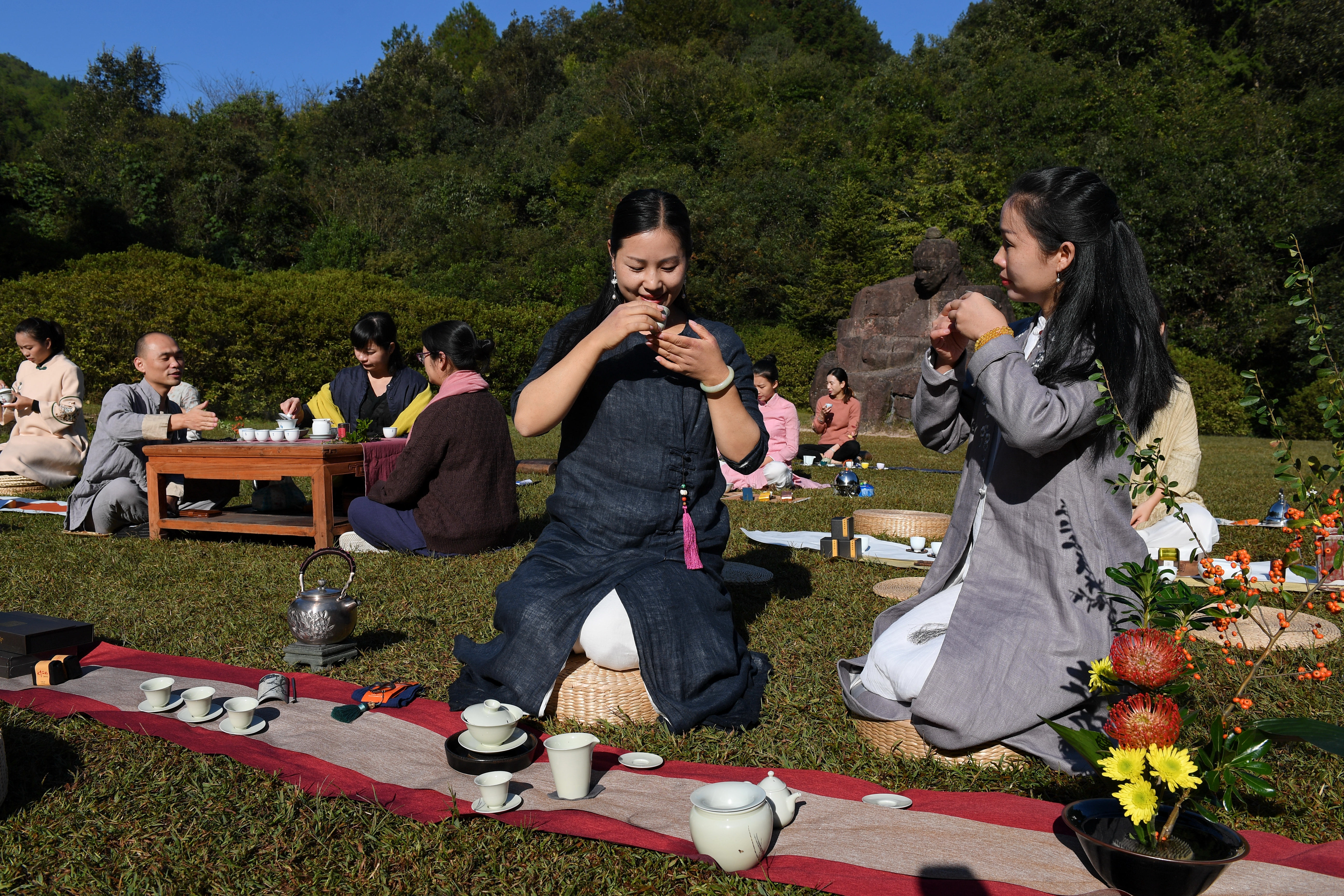 武夷山:户外茶席成时尚