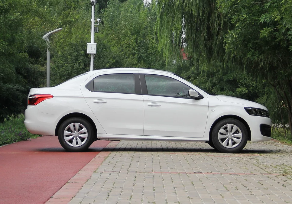 整体十分大气靓丽的雪铁龙全新爱丽舍