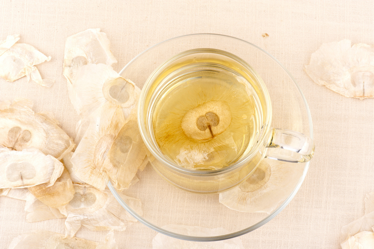 玉蝴蝶泡水喝比较的清淡,并且带有一股淡淡的幽香