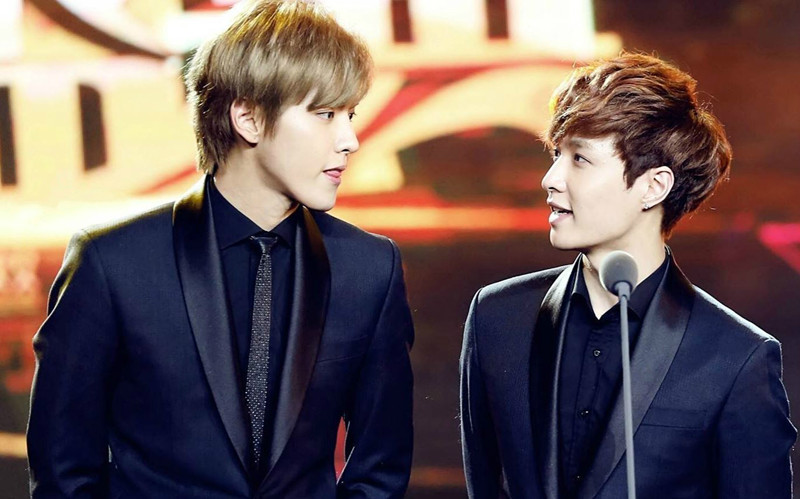 吴亦凡新专辑被西方媒体"嘲讽",张艺兴回怼,网友:张总霸气