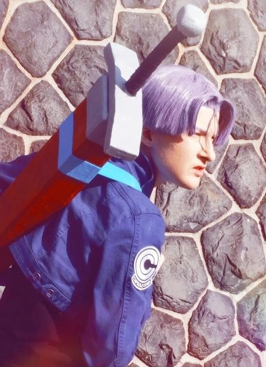 图为特兰克斯,贝吉塔和布玛的儿子.