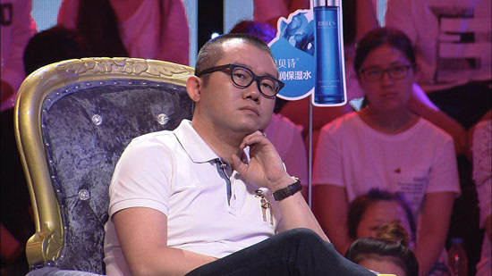 爱情保卫战:男嘉宾每晚加班不回家,看到女嘉宾后,网友:怪不得