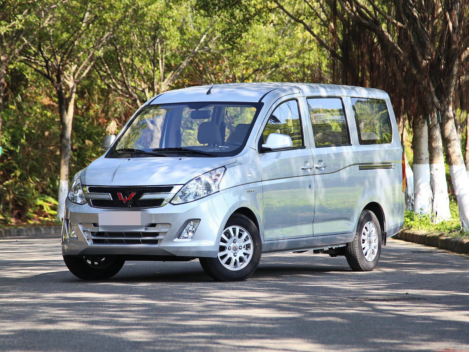 外观看着都是那么霸气,至今在外回头率还是很高的,一