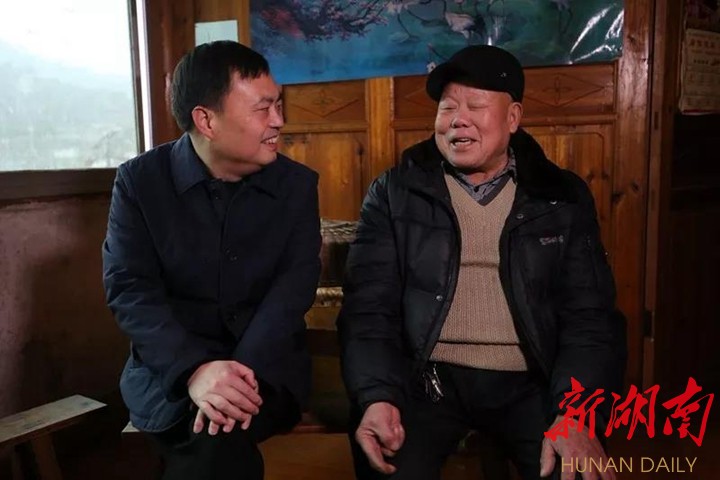 印宇鹰走访慰问 岁寒情深送温暖