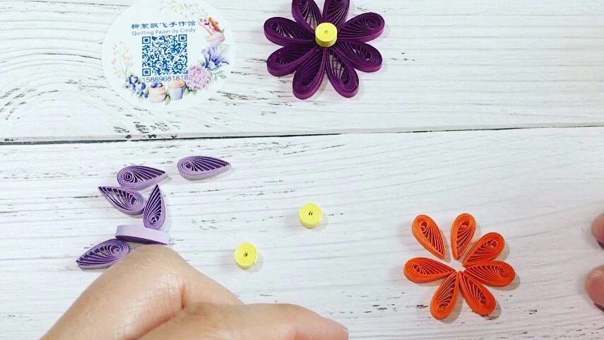 纸条艺术 衍纸框画3朵小花