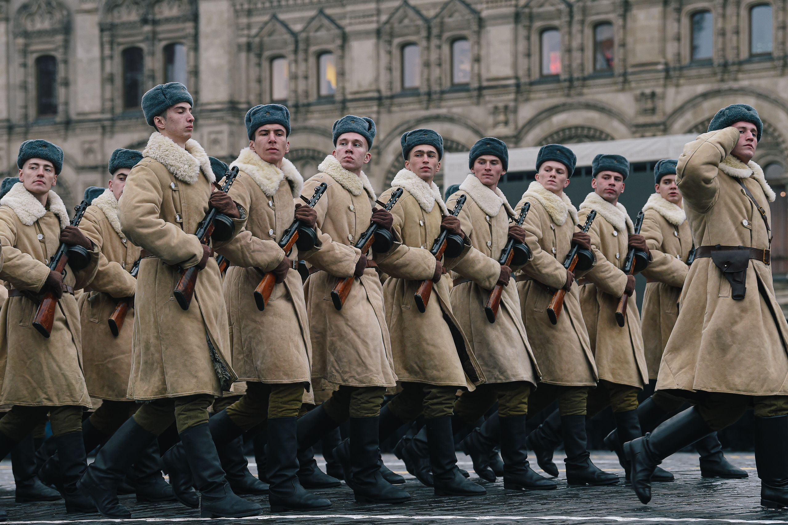 俄罗斯举行纪念1941年红场阅兵78周年彩排
