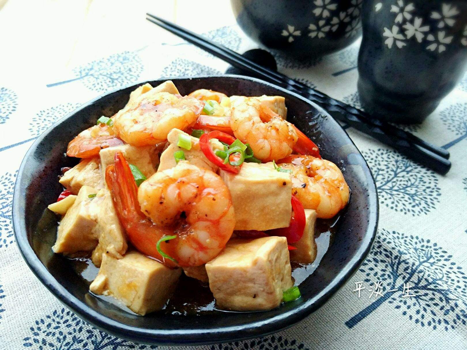 虾仁烧豆腐:鲜香细腻,入口即化,好吃极了