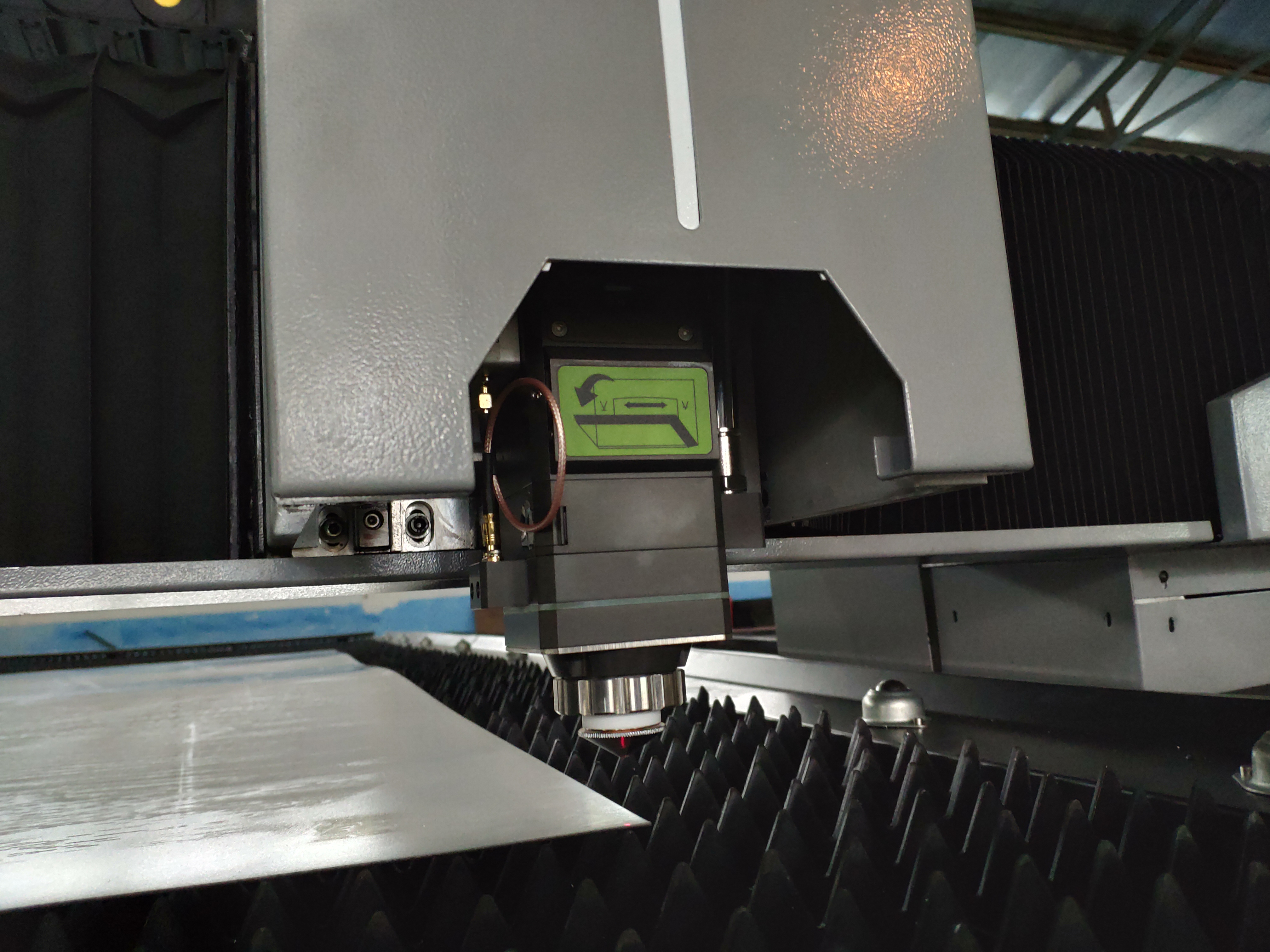 百度爱采购首页 商品专题_发光头相信很多购买了光纤激光切割机的客户