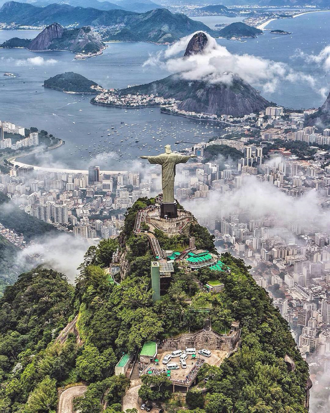 俯瞰巴西首都里约热内卢