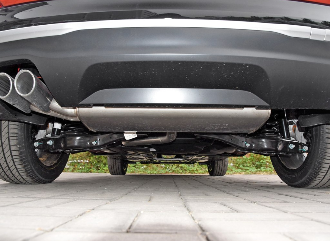 奥迪q2l底盘悬挂 小编总结: 经过一天试驾感受下来,这款车起步的顿挫