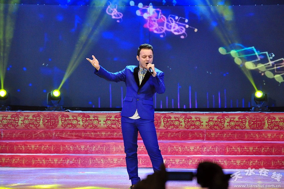 李咏老师捧红的四位草根,第1位视他为亲人,第4位视他为伯乐恩人