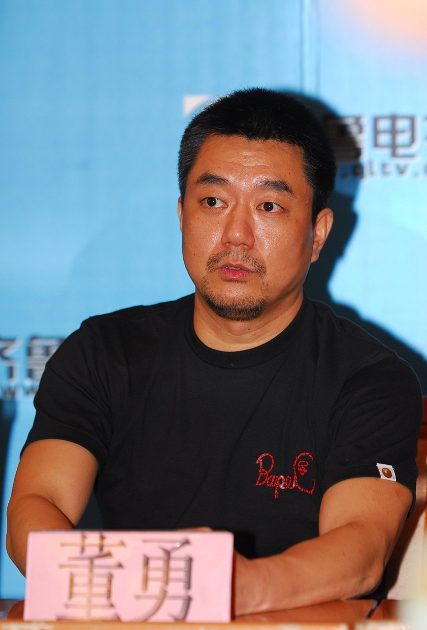 演员王砚辉更新了自己的社交平台,发文称:女儿回家了,一家四口,整整