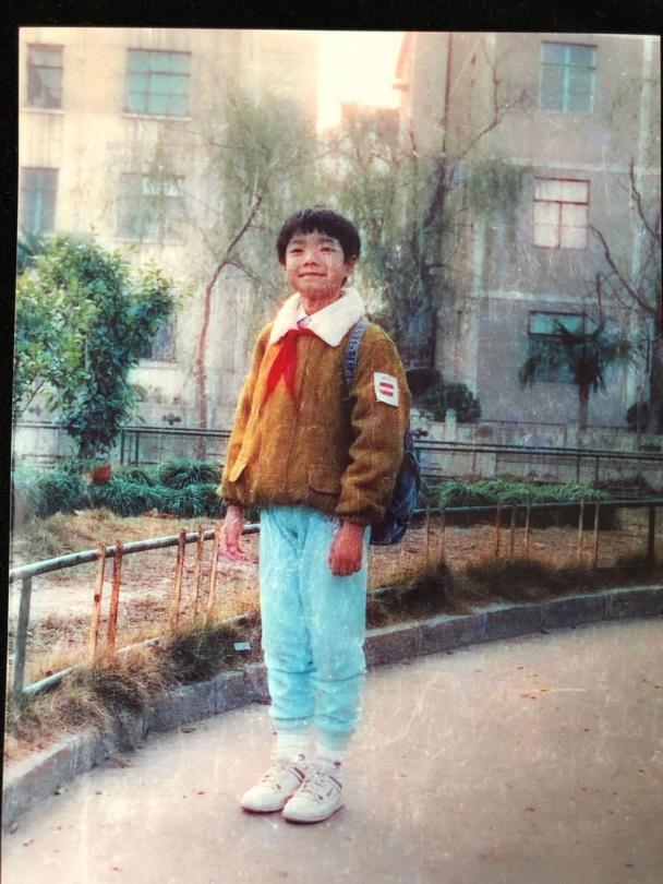 蔡少芬小时候皮肤黝黑像非洲小伙,张伦硕胖小伙逆袭