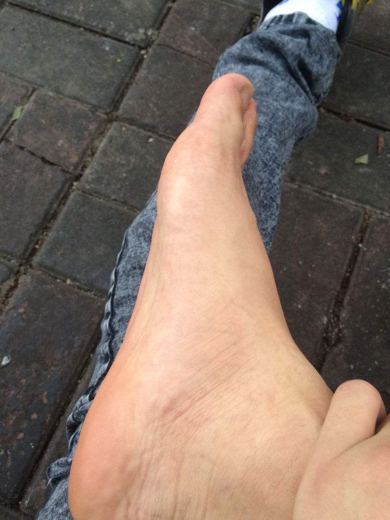 脚板下无空,是个老长工!农村的平板脚,现在同样能创造财富