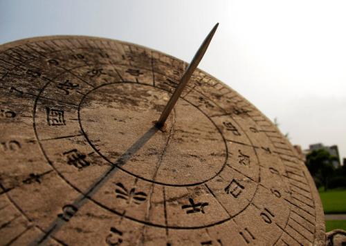 八字命理中当辛金为日主时为什么最忌土多最喜水旺?