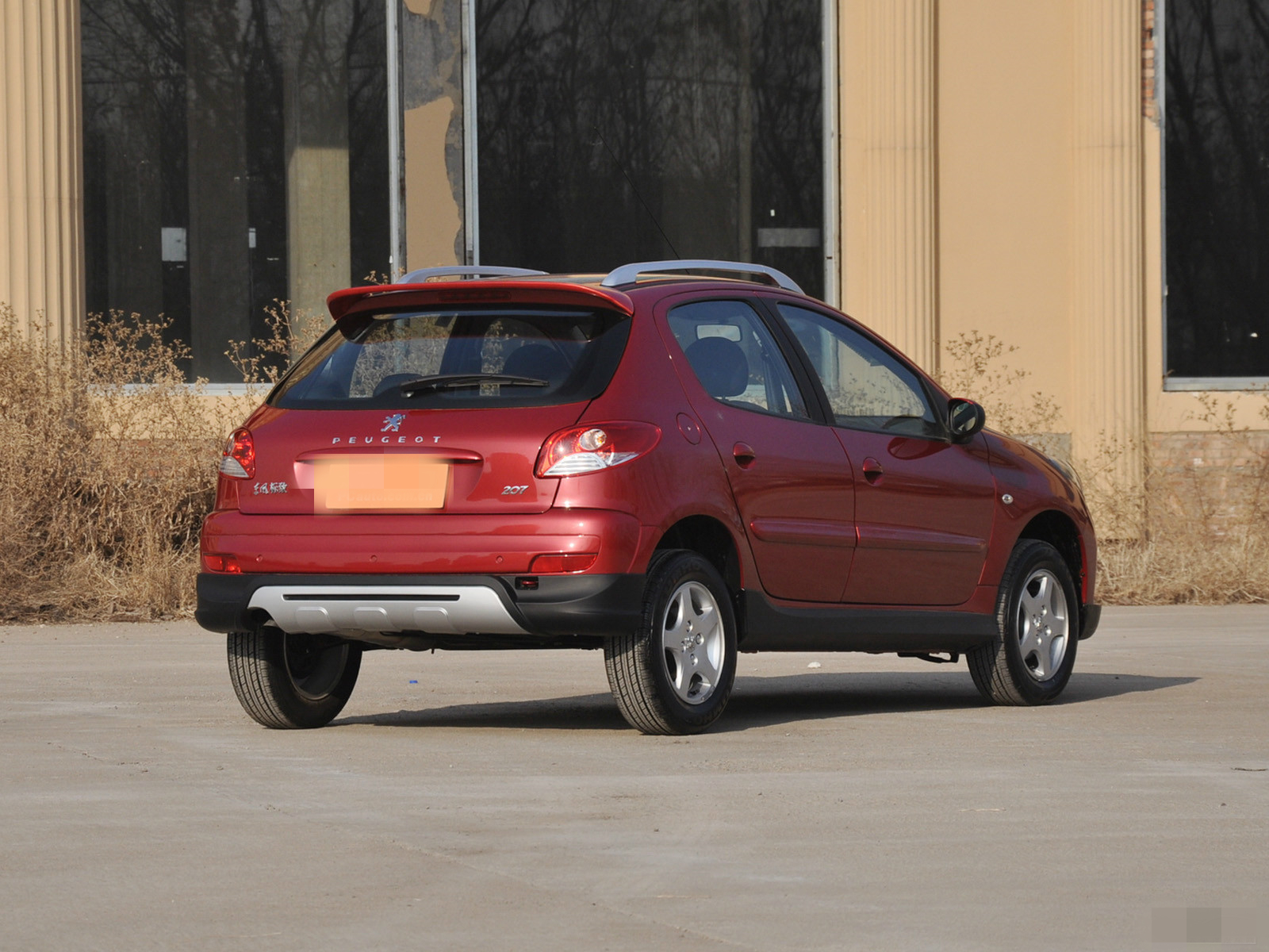 领你欣赏标致201的霸气外观