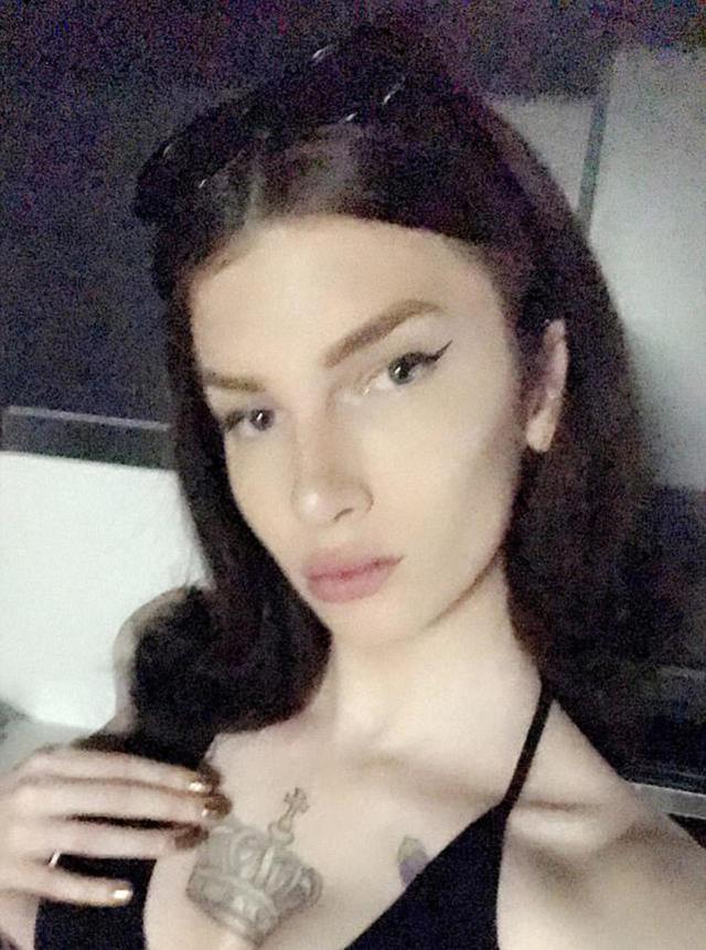 男子变性整容成"瓷娃娃",下一步打算移除掉自己的喉结!